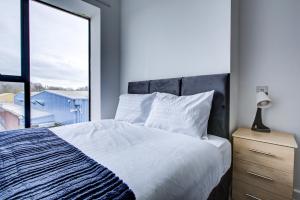 Canning Town 4-Person Flat with Free Parking