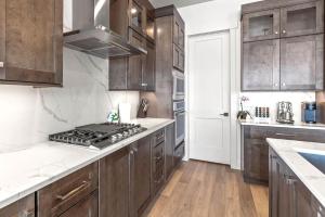 Mountain Getaway Air Hockey E-Bike Ping Pong