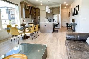 Mountain Getaway Air Hockey E-Bike Ping Pong