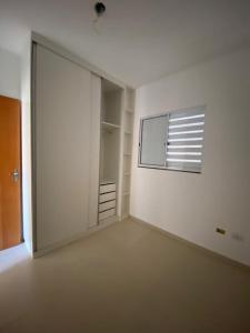 Esquina do metrô proximo de todo comercio de SP