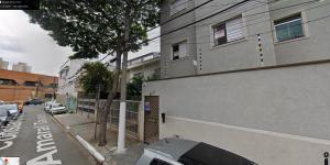 Esquina do metrô proximo de todo comercio de SP