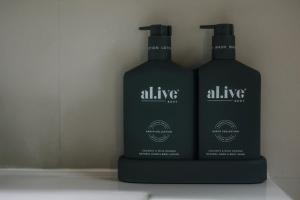 Wildacres Luxe 40 Acre Australian bush escape with private cliffs