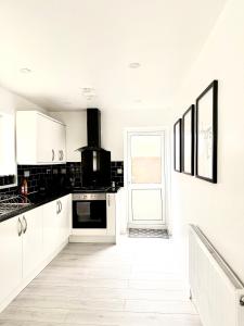 Cozy getaway in heart of warwick