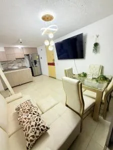 habitación cama doble 5 min de aeropuerto,estadio y terminal de buses o transporte - Malambo