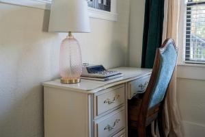 Historic Orlando Casita Love Apt A with backyard