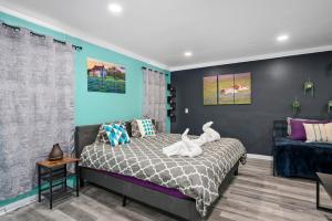 Mins to Midtown Heights Studio Apt with Free Parking