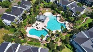 Luxe Waterfront Coastal Luxe Retreat - Norah