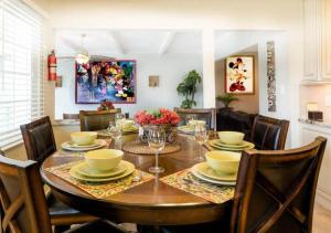 Tiki House and Spa - Walking Distance to Dsineyland