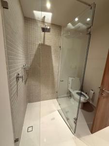 Stylish New Loft in Financial Zone and Downtown