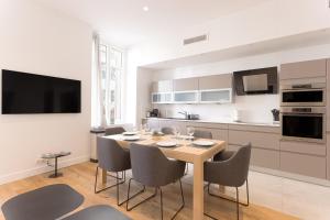 LElégance Rue dAntibes - Palais & Plages - 200 m Croisette - Parking privé - Clim - Wifi