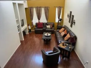 Falcon Field within mins of Gated Condo - 休闲世界