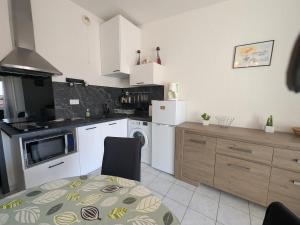 Charmant T2 pour 4 pers à 100m de la plage avec balcon - FR-1-797-61