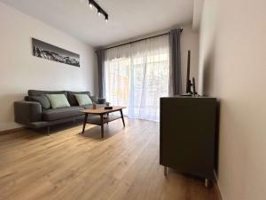 Appartement 3 pièces, 2 chambres, balcon, vue Briançon, WiFi gratuit - FR-1-330C-150