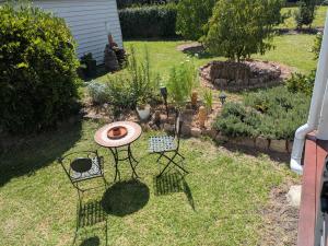 Amiens Cottage. Queenslander, charming, central.