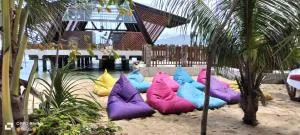 阿托莫罗布纳肯旅馆 - 沃瑞