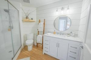 Darlin Downtown Dawghouse