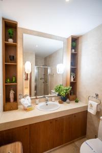 Quattro Beachfront Sea View Ap 4