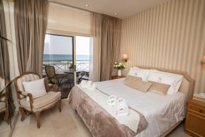 Quattro Beachfront Sea View Ap 4