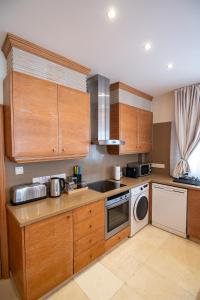 Quattro Beachfront Sea View Ap 4