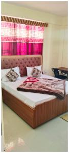 SIMLA HOTEL K R I S H N A B - B near mall road and temple