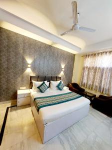 Hotel Khusbu Residency, Green Park Market, South Delhi