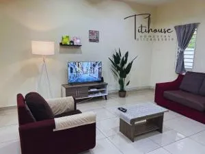 Titihouse Spacious Semi-D for 10 pax near Iconcity Autocity - To' Kangar