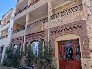 Cream Hostel