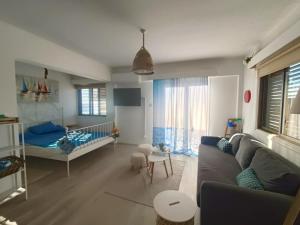 Danit apartmnt by the sea