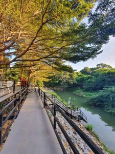 Bansuanrimnam Pakchong Resort