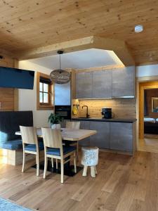 Two-Bedroom Apartment with Balcony room in Haus Annabelle