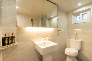 Cozy house- Yongsan, Itaewon, Noksapyeong station, 2R3B