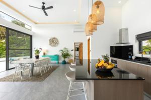 VILLA CLARISSE - SEAVIEW - 4 Bedrooms