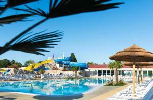 Campings MOBIL-HOMES LES CHARMETTES 4 Etoiles : photos des chambres