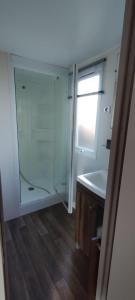 Campings MOBIL-HOMES LES CHARMETTES 4 Etoiles : photos des chambres