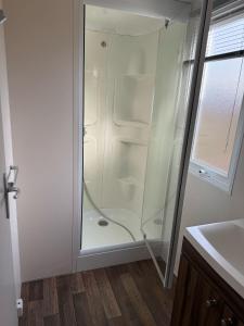 Campings MOBIL-HOMES LES CHARMETTES 4 Etoiles : photos des chambres