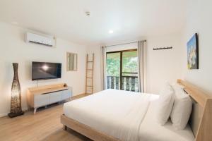 Dolphin Bay Beach Resort