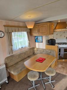 Homely 2 Bedrommed Mobile Home E1