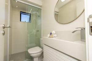 Di Ravena 101 - Apartamento Moderno em Canto Grande a 120 Metros do Mar.