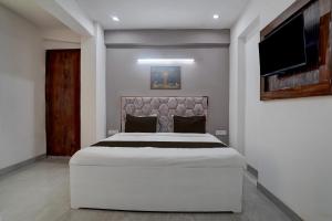 Highway Townhouse