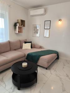 Apartments Lavel