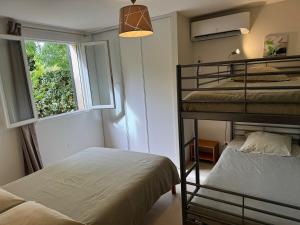 Villas Splendid Provencal Villa with Pool and View : photos des chambres