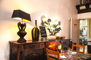 Hotels Logis Hotel et Restaurant La Bombardiere : photos des chambres