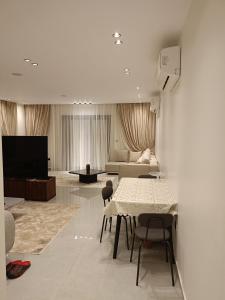 شقة بالشيخ زايد