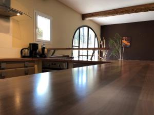 Villas Beautiful Quiet Provencal Farmhouse with Pool : photos des chambres