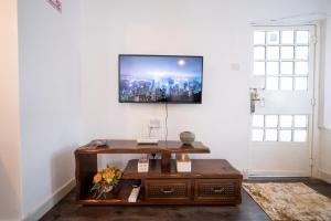 16 Arabella Nova near Waterfront Mall - Karen