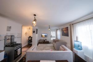 16 Arabella Nova near Waterfront Mall - Karen