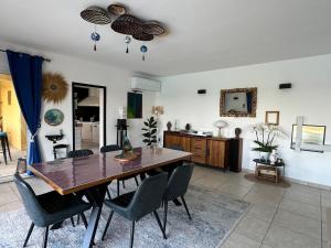 Villas Villa T6 d-exception entre Toulouse et Carcassonne , Vue sur les Pyrenees : photos des chambres