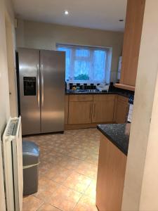 Private Rooms with Shared Bathroom Bus Stop 8 Mins Away