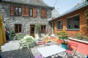 La Maison - Hôtel & Gîte - Lacalm