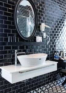 TTR Skypool View Hotel